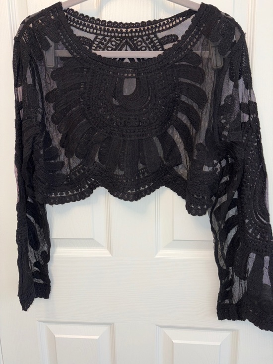 Tops - 💞 Women's Black Cropped Lace Overlay Top NEW in Package